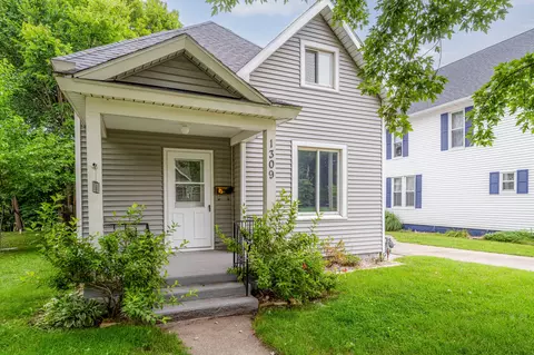 1309 Harrison Ave, St. Joseph, MI 49085