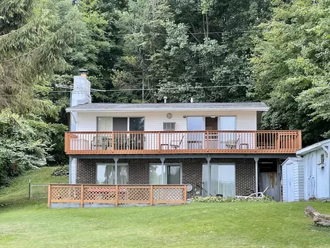 8024 Sun Set Rd S, Reading, MI 49274