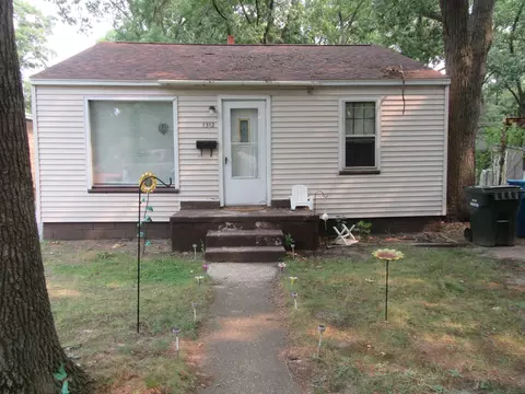 1312 Howard Ave, Muskegon, MI 49442