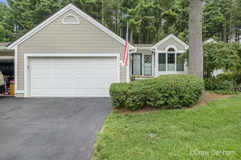 3354 Woodwind Dr NE, Grand Rapids, MI 49525