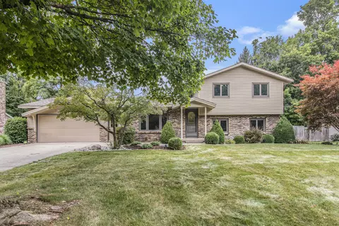 4053 Imperial Dr NW, Grand Rapids, MI 49534