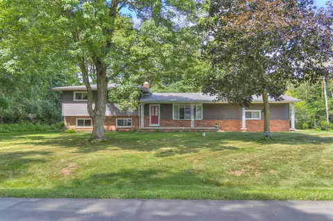 3142 John Glenn Dr, Jackson, MI 49201