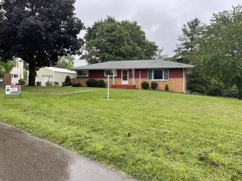115 W Meadow Heights Ave, Jackson, MI 49203