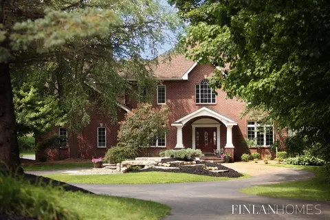 8210 Powderhorn Trl SE, Caledonia, MI 49316