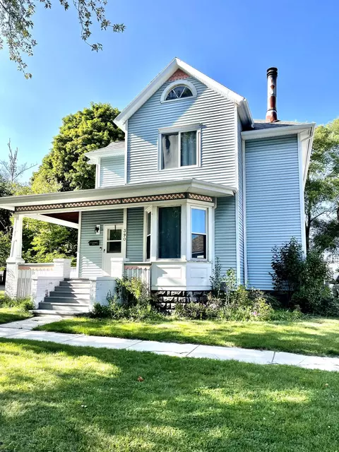 390 2nd St, Manistee, MI 49660