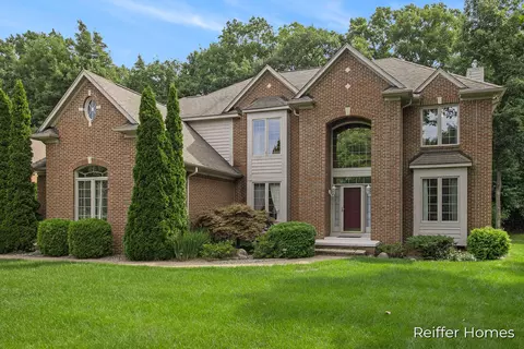 3148 Paramount Ln, Auburn Hills, MI 48326