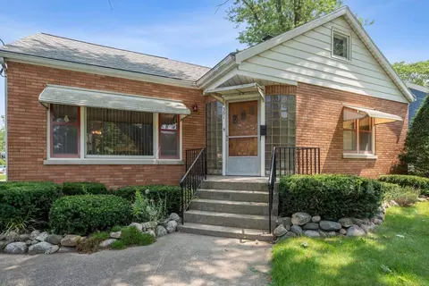 301 S Willard St, New Buffalo, MI 49117