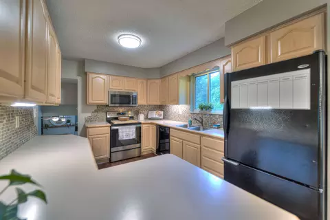 3812 Deerfield Dr, Jackson, MI 49203 photo 10