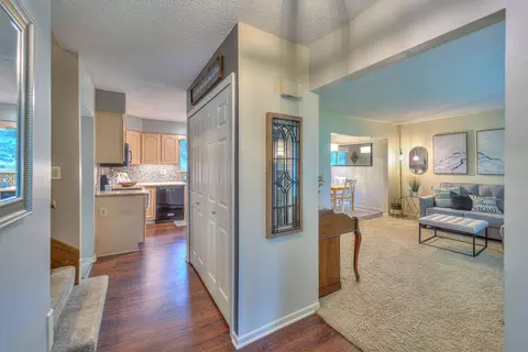 3812 Deerfield Dr, Jackson, MI 49203 photo 5
