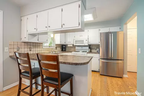 7269 Windgate Dr, Jenison, MI 49428 photo 4