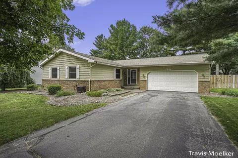 7269 Windgate Dr, Jenison, MI 49428 photo 2