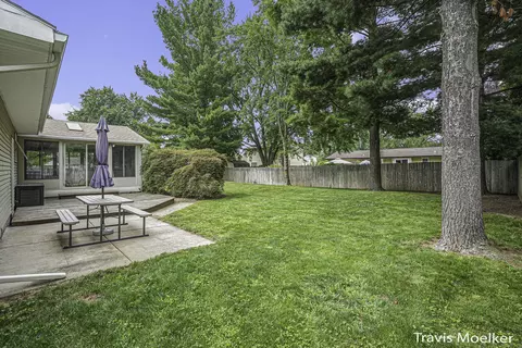 7269 Windgate Dr, Jenison, MI 49428 photo 22