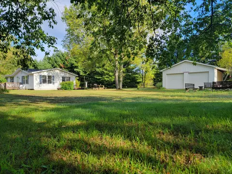 8705 Mcmartin Rd, Kaleva, MI 49645