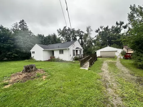2112 Horton Rd, Jackson, MI 49203