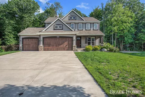 3000 E Morgan Trl, Rockford, MI 49341