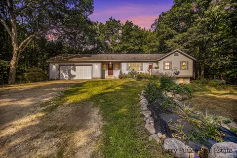 12253 Rich St, Grand Haven, MI 49417