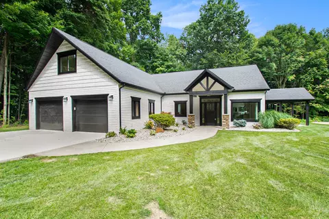 70433 Brush Rd, Niles, MI 49120