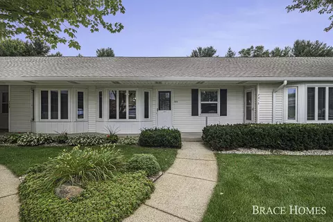 7314 Pine Grove Dr #23, Jenison, MI 49428