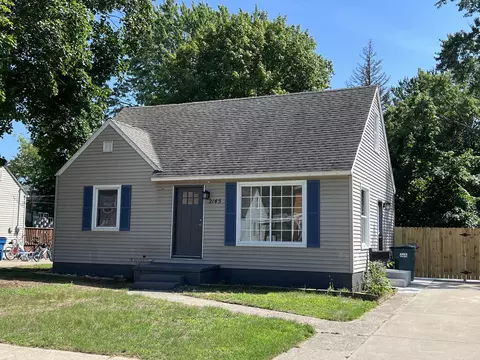2145 Forest Hills Rd, Norton Shores, MI 49441