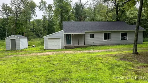 8400 Holton Rd, Holton, MI 49425
