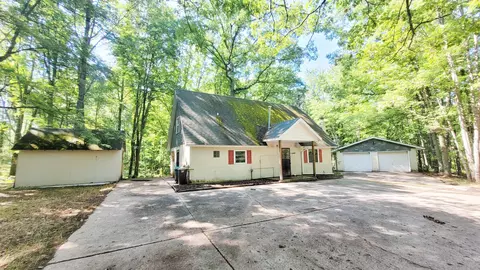 1336 E 8 Mile Rd, White Cloud, MI 49349