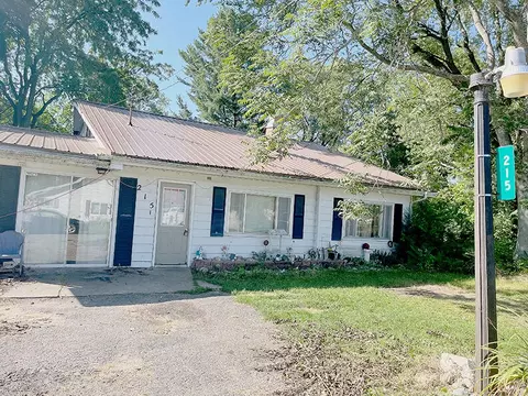 215 W 209 W Forest St, Edmore, MI 48829
