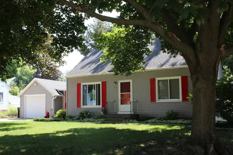 628 Lyles St SE, Kentwood, MI 49548