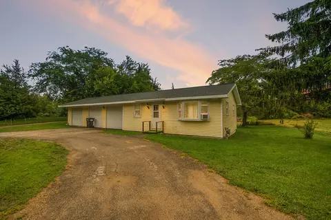 6370 124th Ave, Fennville, MI 49408