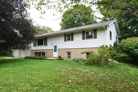 36199 52nd Ave, Paw Paw, MI 49079