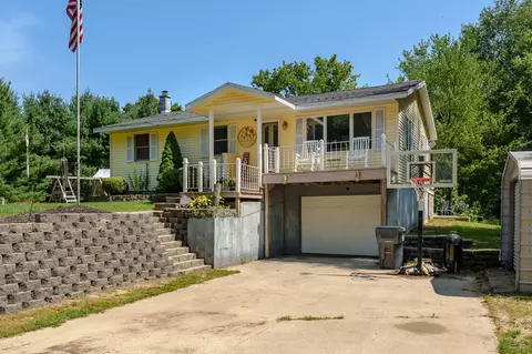 24421 31st St, Gobles, MI 49055