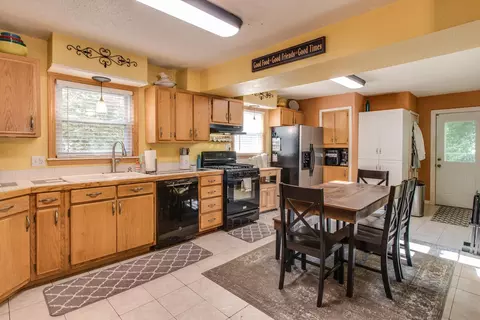 419 Locust St, Marshall, MI 49068 photo 7