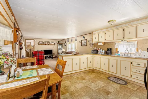 4483 Yuma Dr, Jackson, MI 49201 photo 4