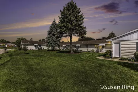 5952 Leisure South Dr SE, Kentwood, MI 49548