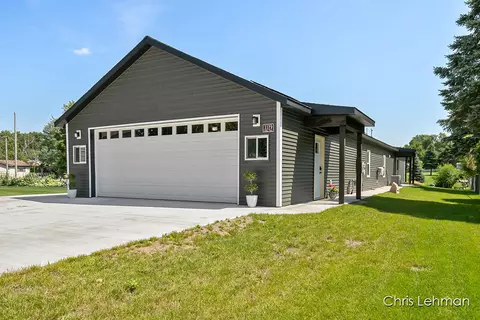 1119 Willow Dr, Stanton, MI 48888