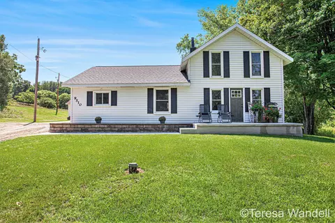 9510 108th St, Middleville, MI 49333
