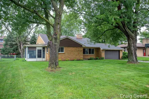 7675 Louise Ave, Jenison, MI 49428
