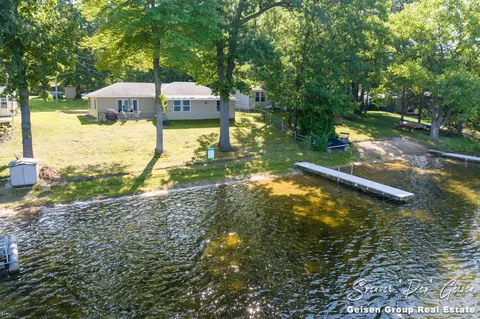 13929 Sunset Shores Dr NE, Cedar Springs, MI 49319
