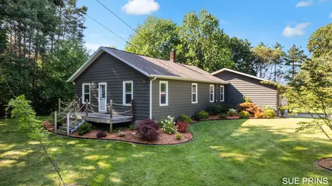 3240 E Mount Garfield Rd, Fruitport, MI 49415