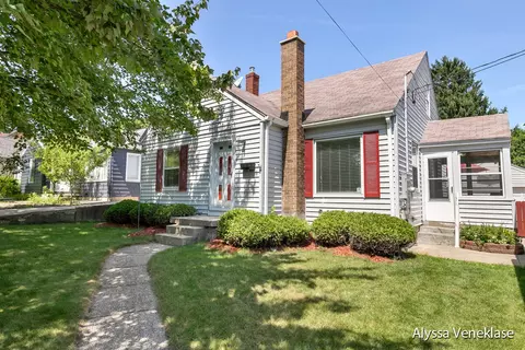1347 Myrtle St NW, Grand Rapids, MI 49504