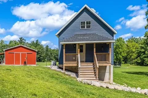 3115 E 20th St, White Cloud, MI 49349