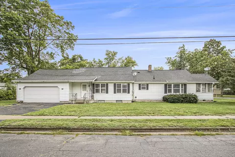 700 Maple St, Three Rivers, MI 49093 photo 2