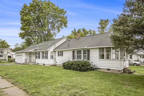 700 Maple St, Three Rivers, MI 49093
