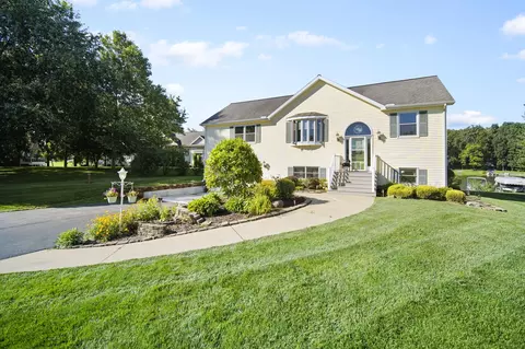 7395 Donegal Dr, Onsted, MI 49265