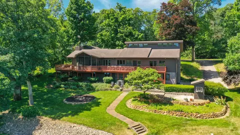 69751 Hilltop Rd, Union, MI 49130