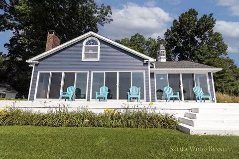 7292 Eldred Ave NE, Rockford, MI 49341