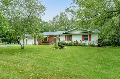 32720 Winther Ave, Paw Paw, MI 49079