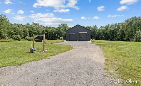 4542 W 64th St, Fremont, MI 49412