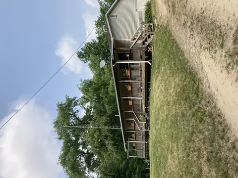 1911 S Cronk Rd, Hillsdale, MI 49242