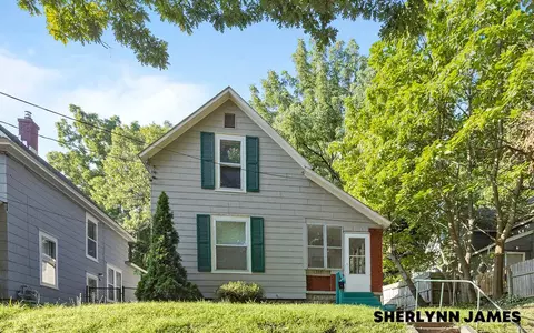 338 Hanover St NE, Grand Rapids, MI 49505