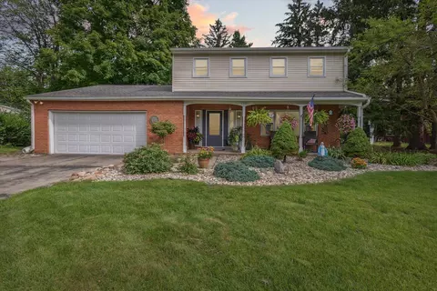 1710 Lochmoor, Jackson, MI 49203
